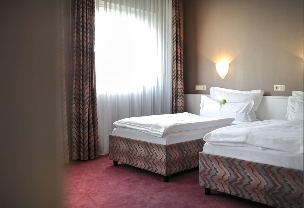 Airport Hotel By The New Yorker Cologne Extérieur photo