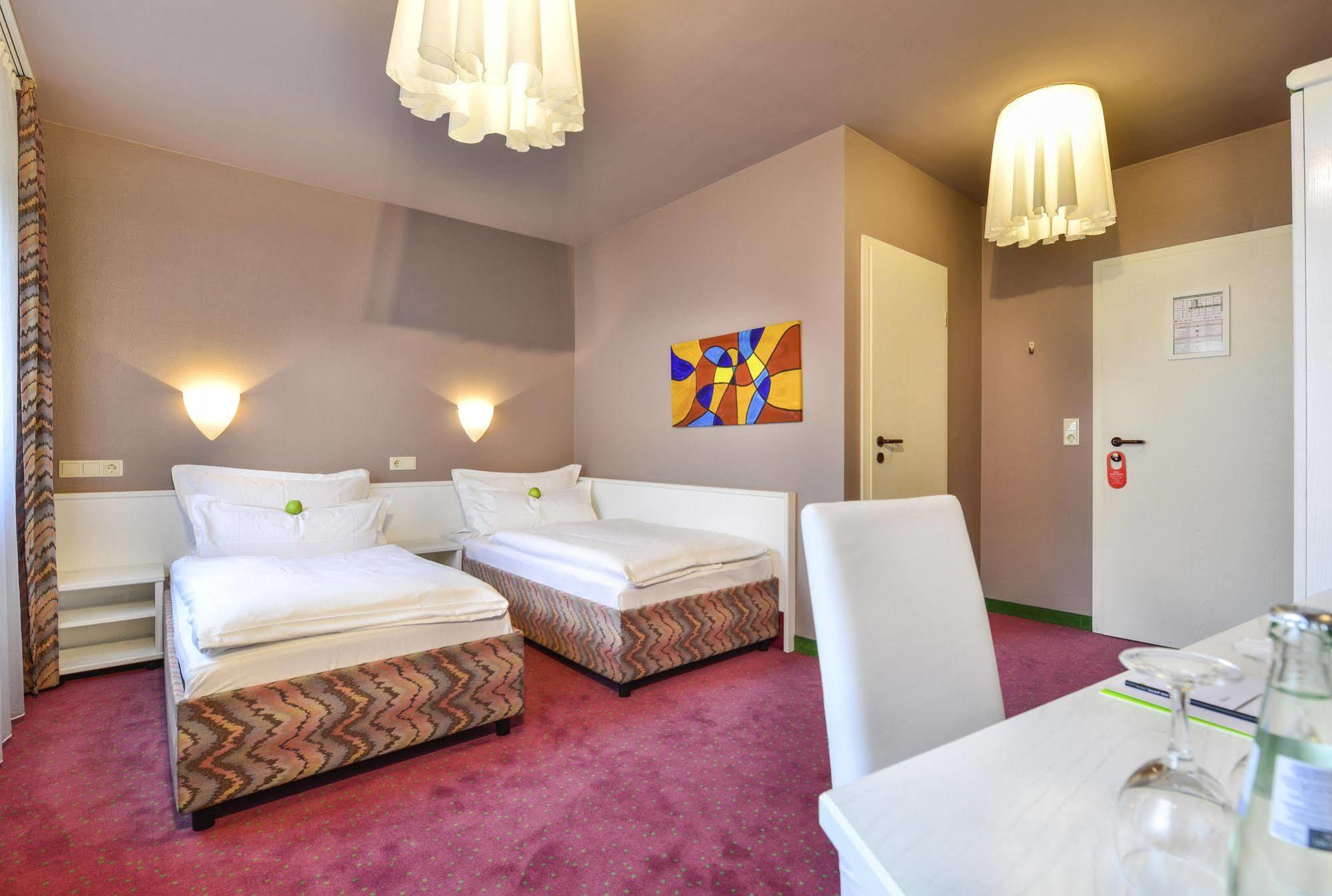 Airport Hotel By The New Yorker Cologne Extérieur photo