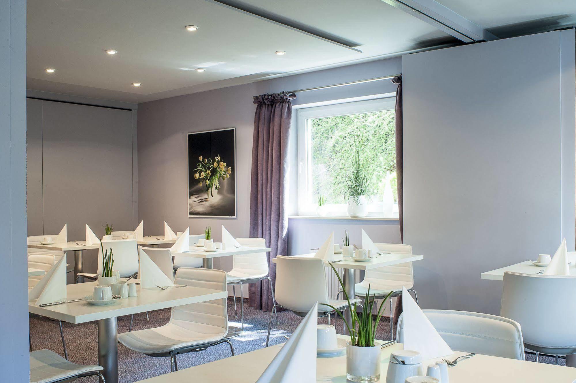 Airport Hotel By The New Yorker Cologne Extérieur photo