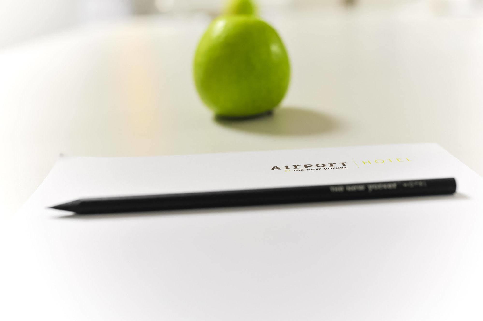 Airport Hotel By The New Yorker Cologne Extérieur photo